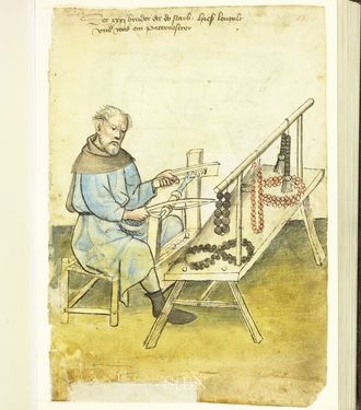 Artesão molda contas paternoster a partir de um pedaço de madeira com um furadouro. Leopold n.n. 1414, Museu Nacional Germânico.